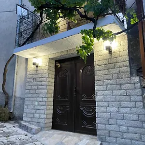 house-luigi-gjirokaster.albaniahotels.org/
